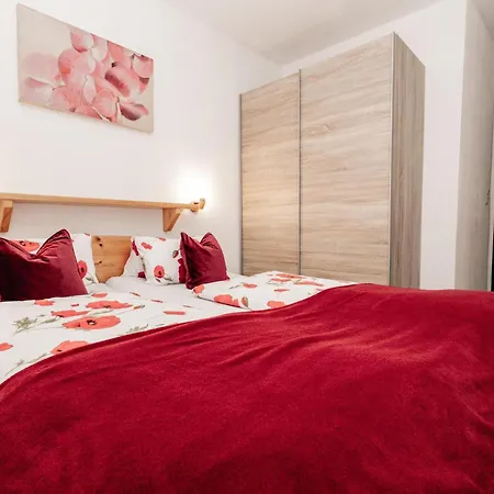 Gondelblick Apartment *